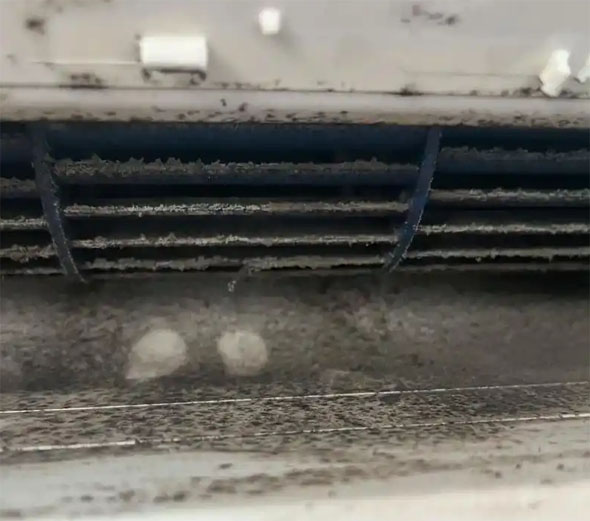 东昌府空调吹的风有股烧焦味是怎么回事